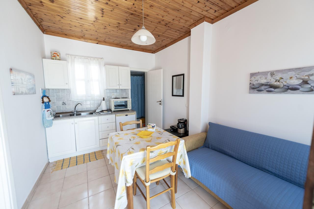 Filoxenia Apartments Chalki Town Екстер'єр фото